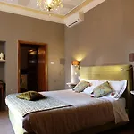 La Rocca & 4*
