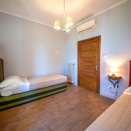 La Rocca & 4*