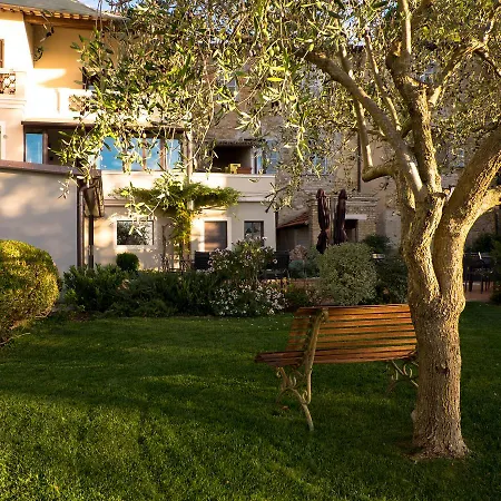 La Rocca & Guest house 4*